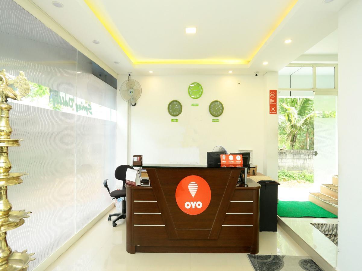 Oyo 9557 Near Kims Hospital Hotel Thiruvananthapuram Buitenkant foto