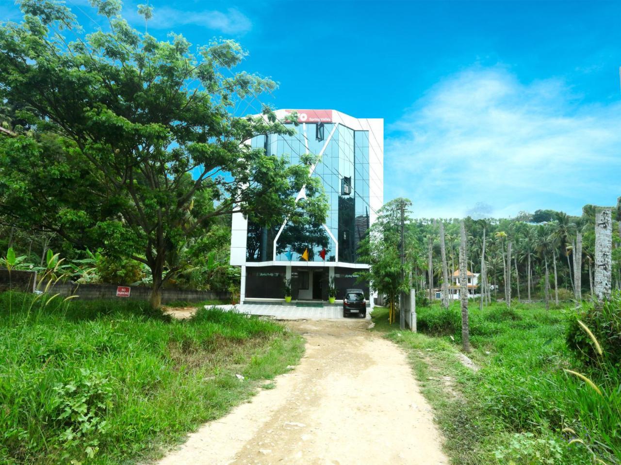 Oyo 9557 Near Kims Hospital Hotel Thiruvananthapuram Buitenkant foto